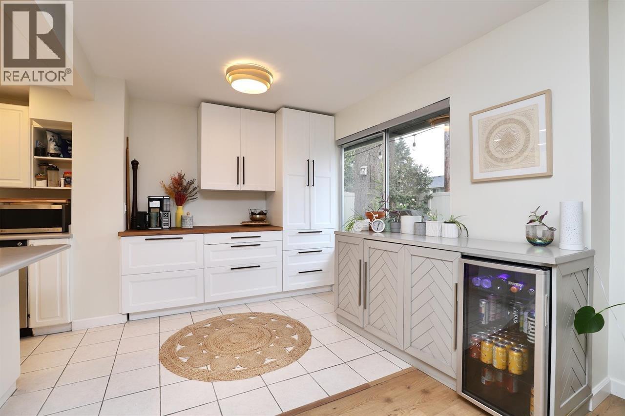 16 21409 Dewdney Trunk Road Property Photo 3
