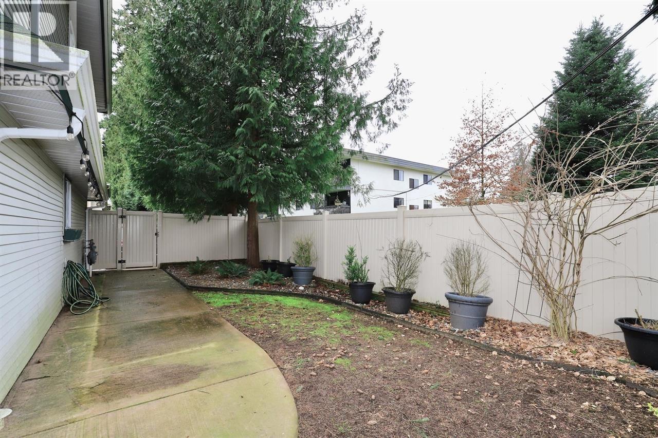 16 21409 Dewdney Trunk Road Property Photo 17