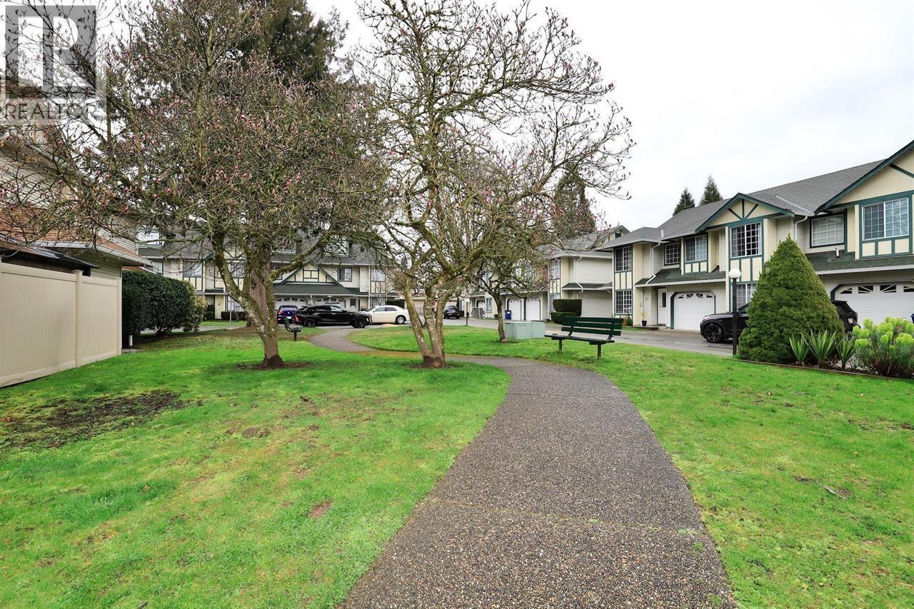 16 21409 Dewdney Trunk Road Property Photo 18
