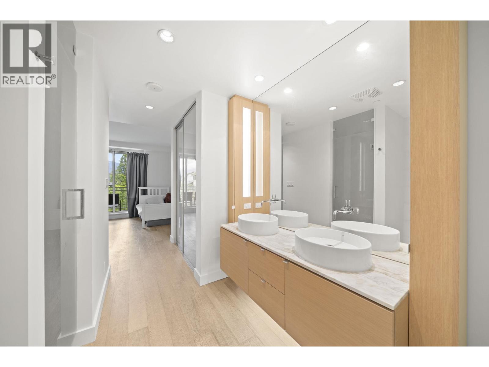 201 1409 W Pender Street Property Photo 14