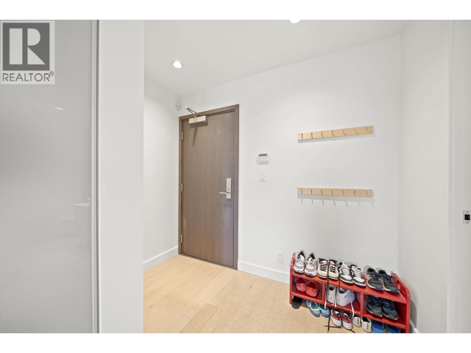 201 1409 W Pender Street Property Photo 17