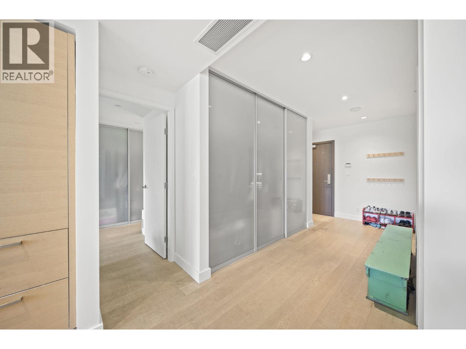201 1409 W Pender Street Property Photo 18