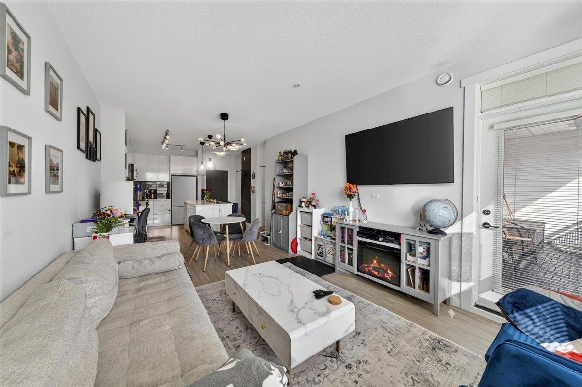 C211 8150 207 Street Property Photo 7