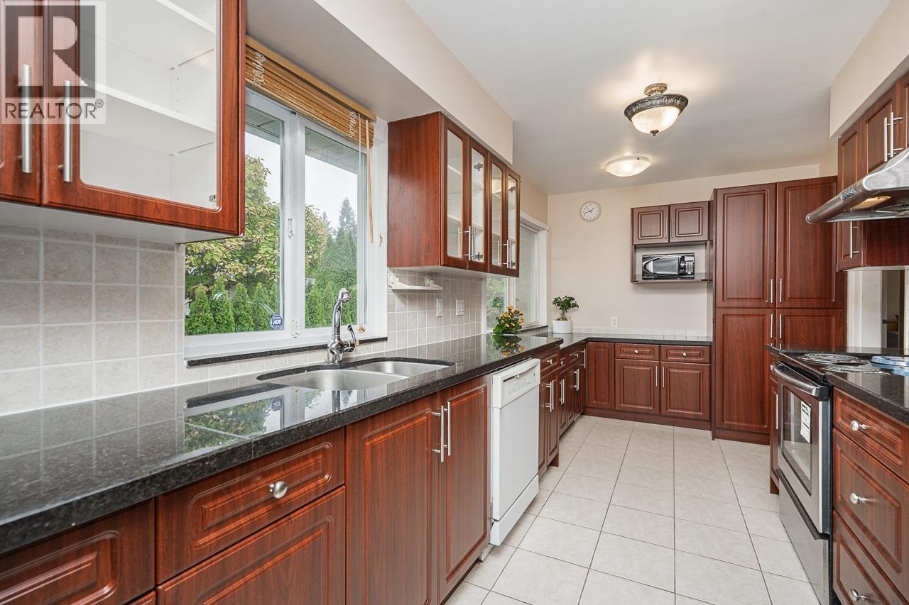 902 Wallace Wynd Property Photo 13