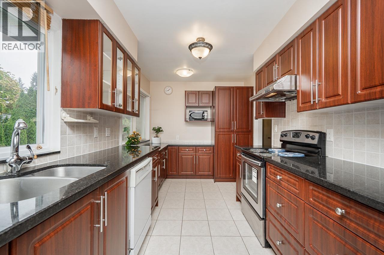 902 Wallace Wynd Property Photo 14