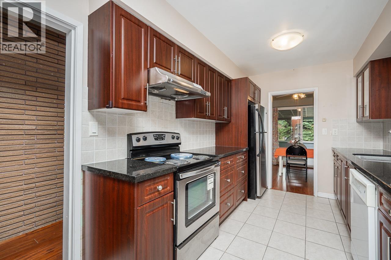 902 Wallace Wynd Property Photo 16