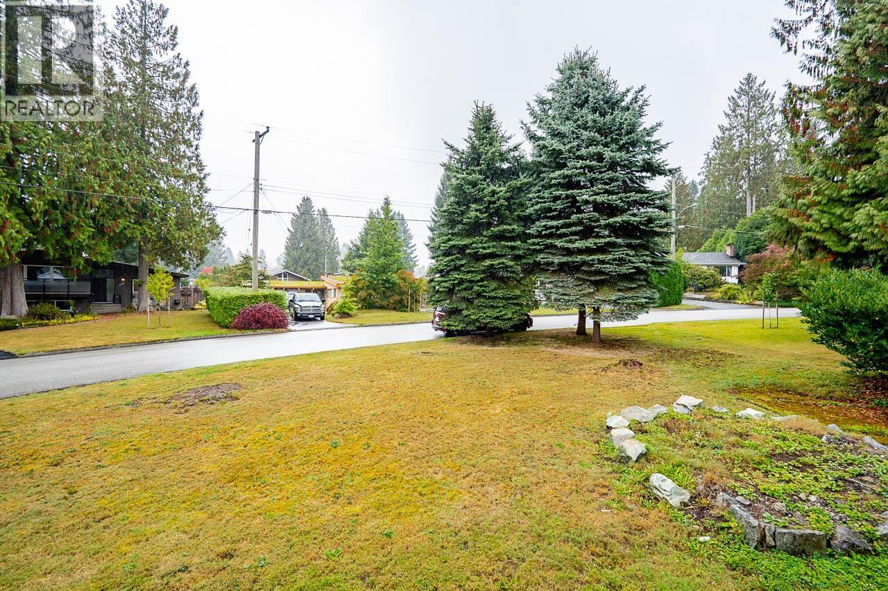 902 Wallace Wynd Property Photo 24