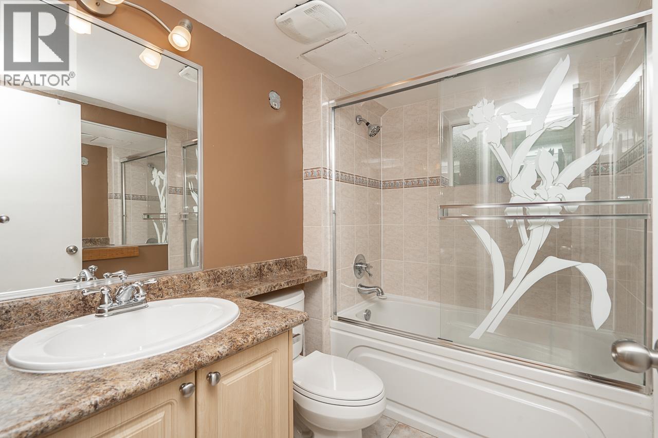 902 Wallace Wynd Property Photo 32
