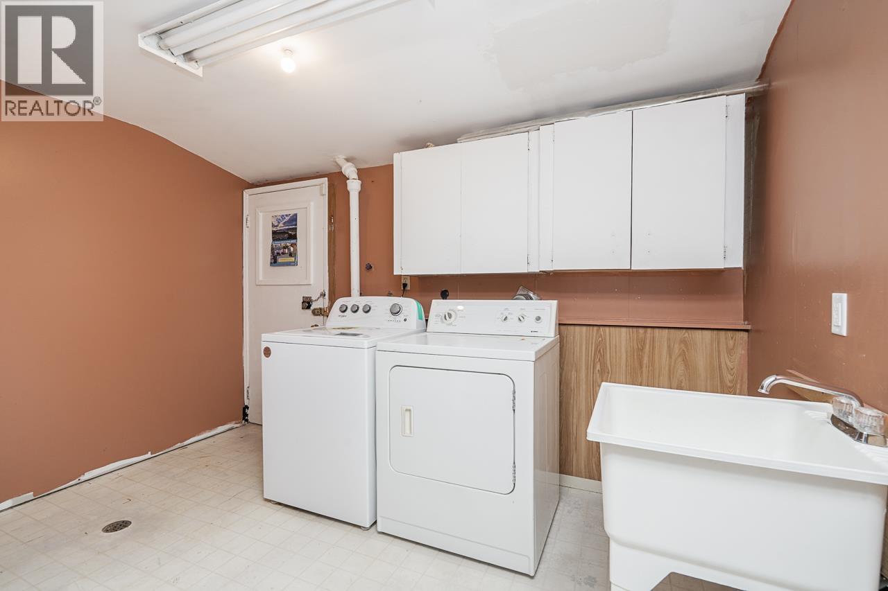 902 Wallace Wynd Property Photo 33