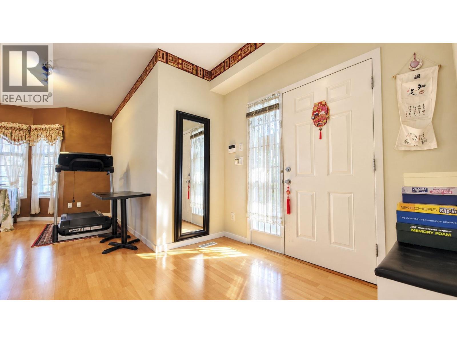 10491 Howard Street Property Photo 4