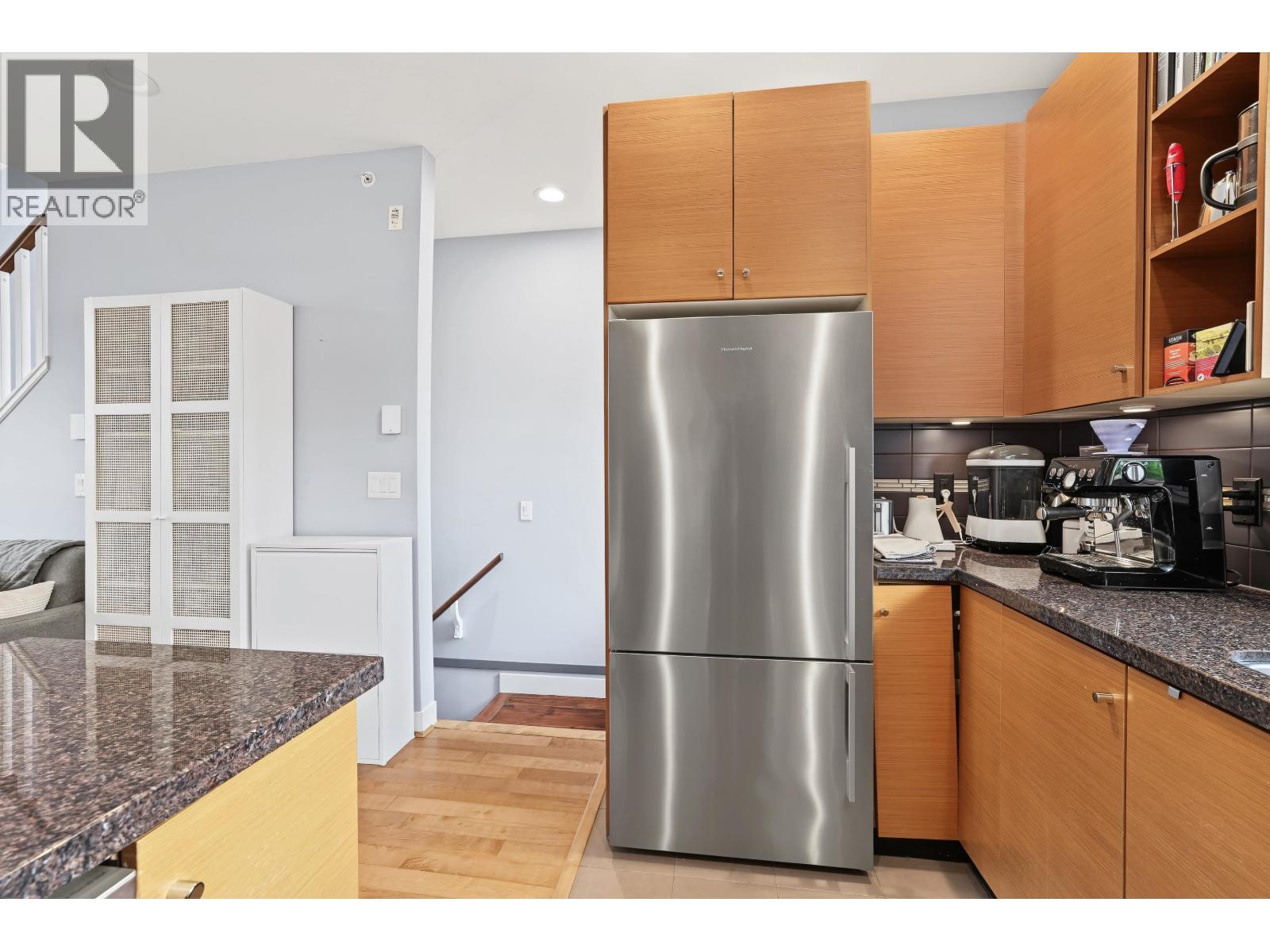15 3788 Laurel Street Property Photo 7