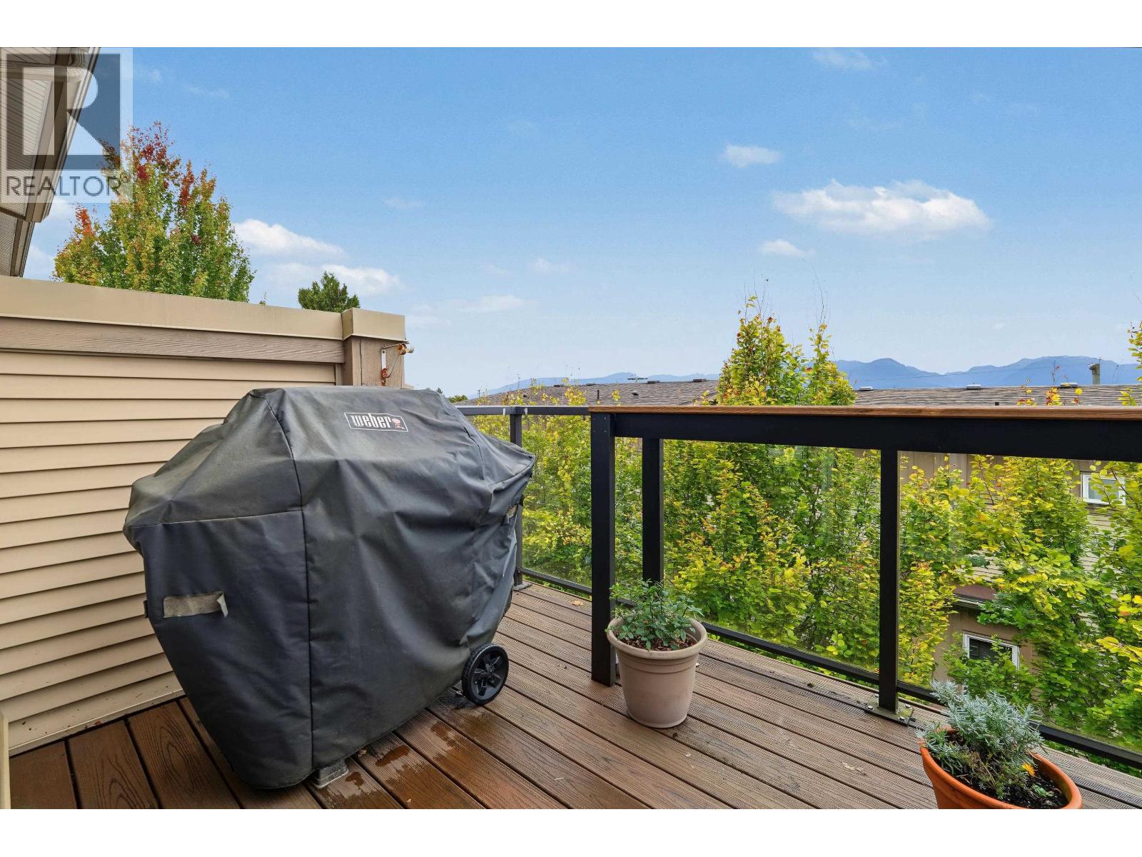 15 3788 Laurel Street Property Photo 12