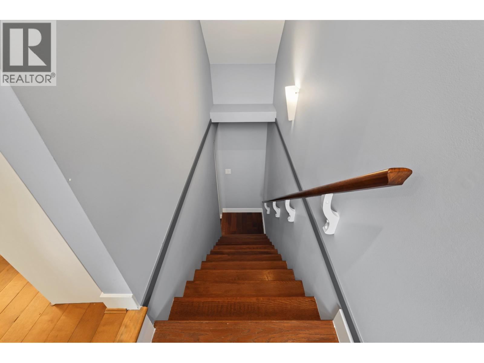 15 3788 Laurel Street Property Photo 13