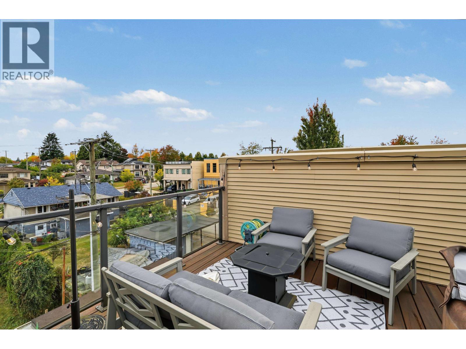 15 3788 Laurel Street Property Photo 25
