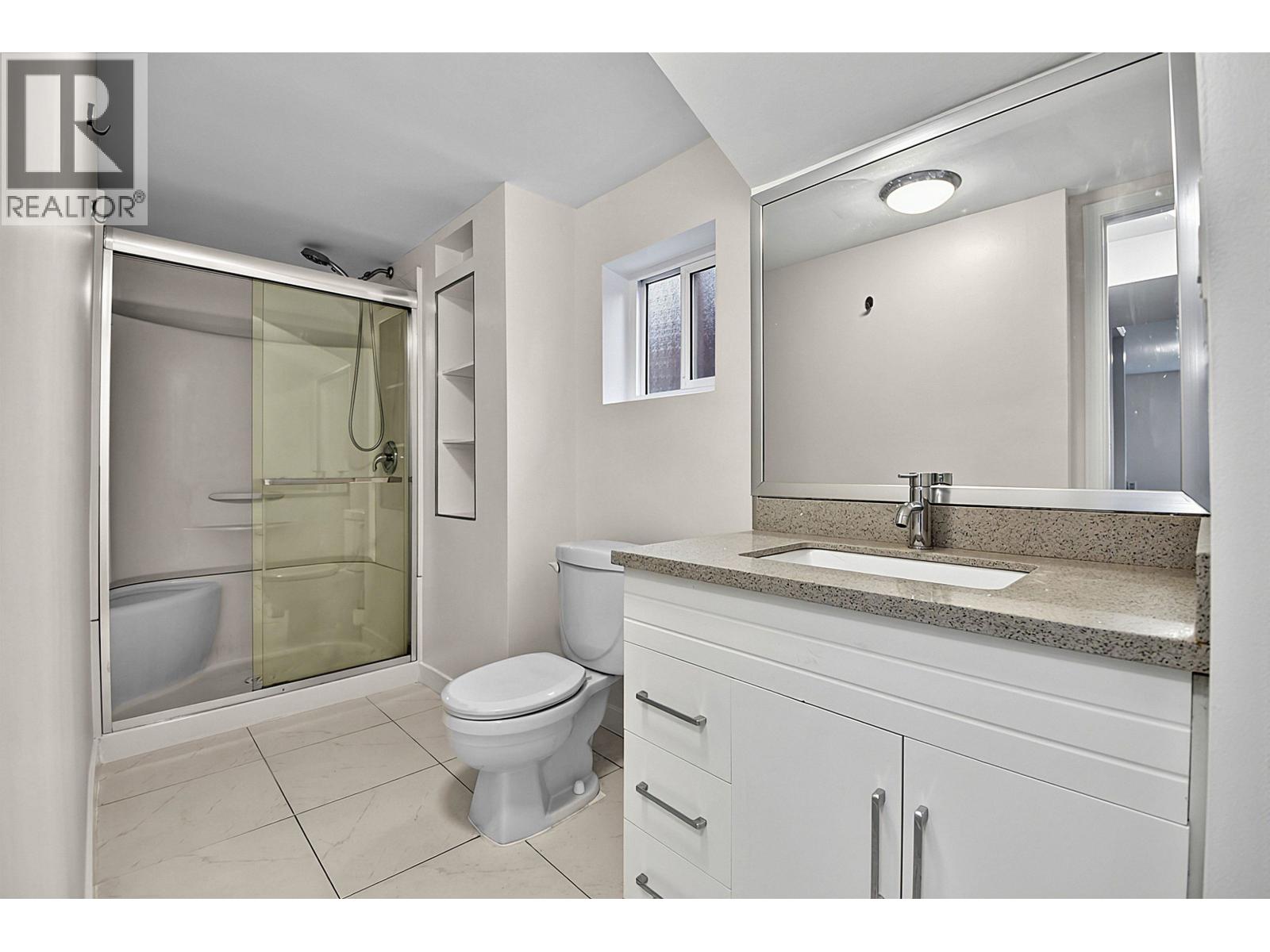 2216 E 41st Avenue Property Photo 20