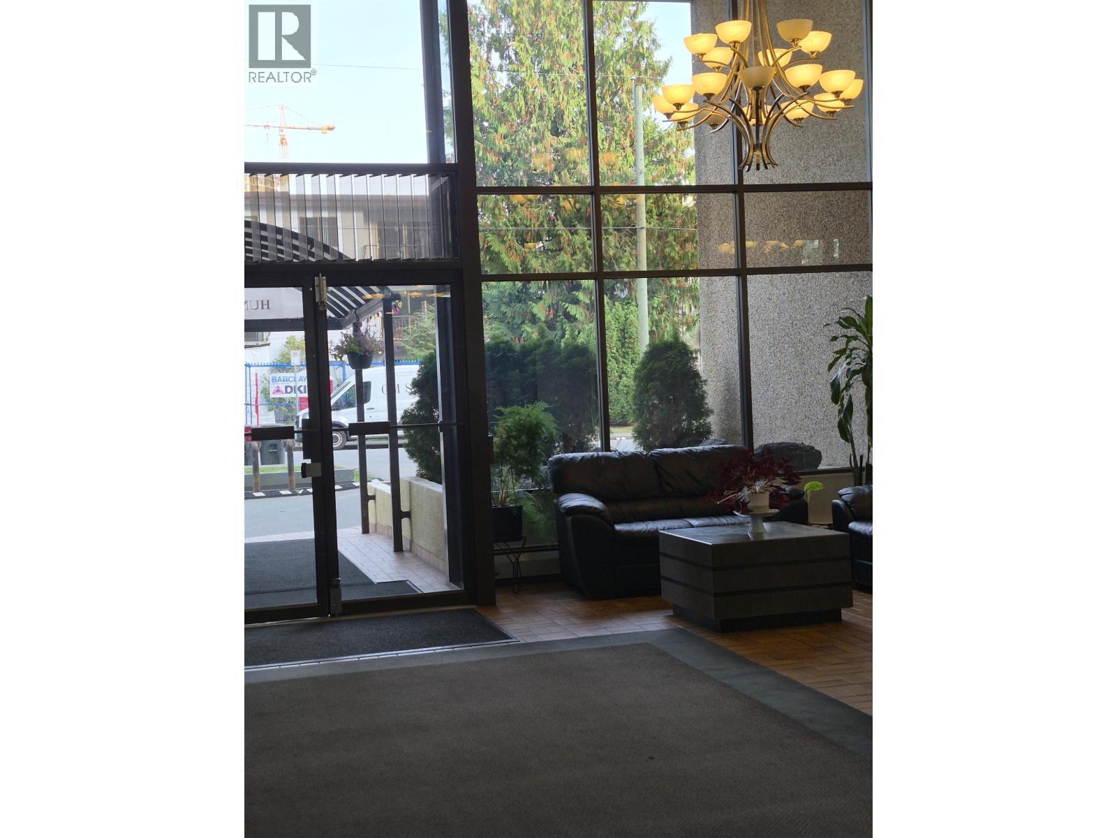 1404 6595 Willingdon Avenue Property Photo 10