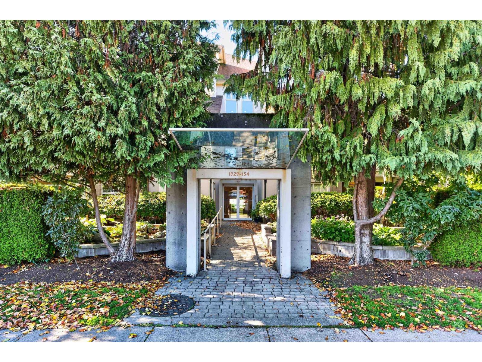 306 1929 154 Street Property Photo 5