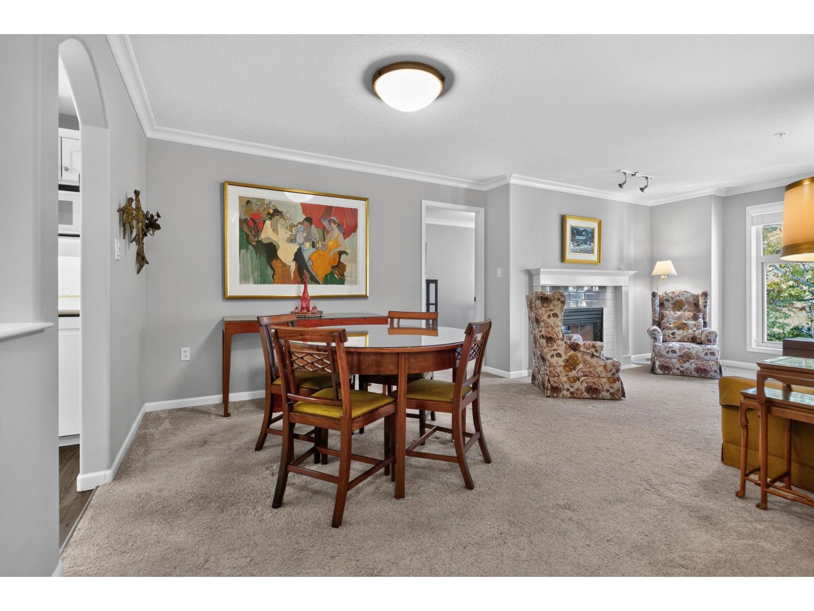 306 1929 154 Street Property Photo 10