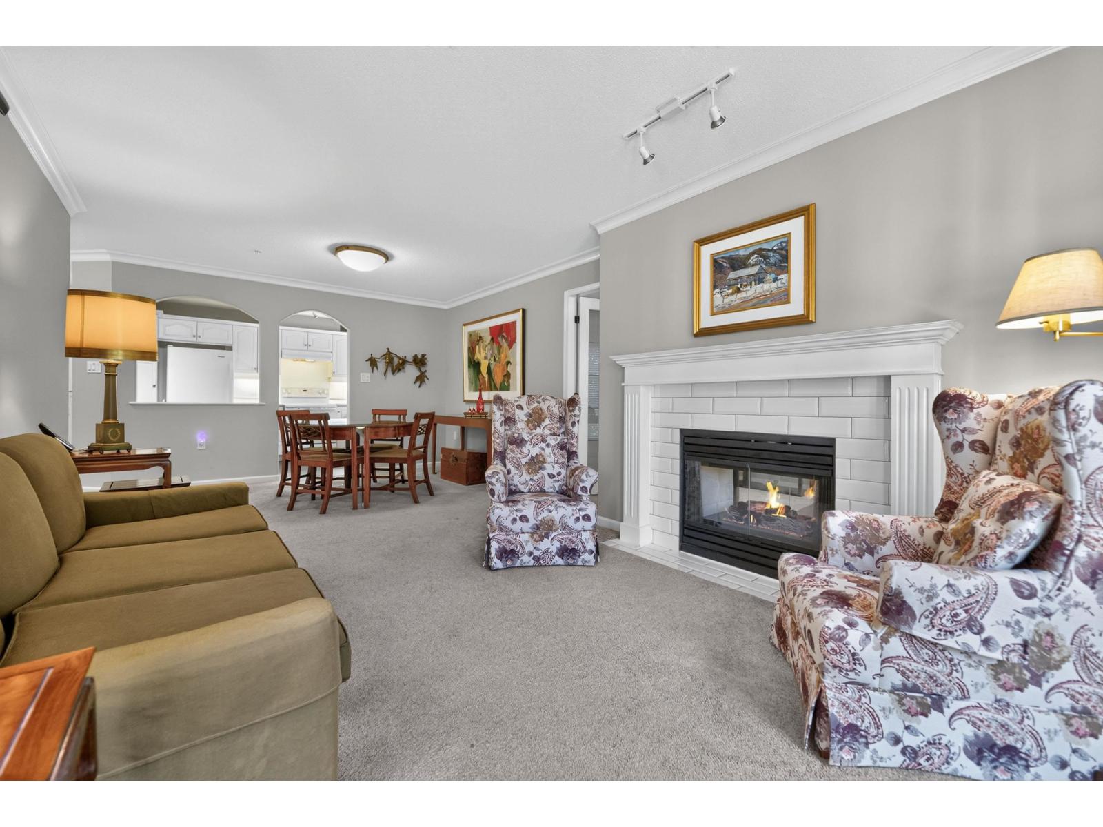 306 1929 154 Street Property Photo 12