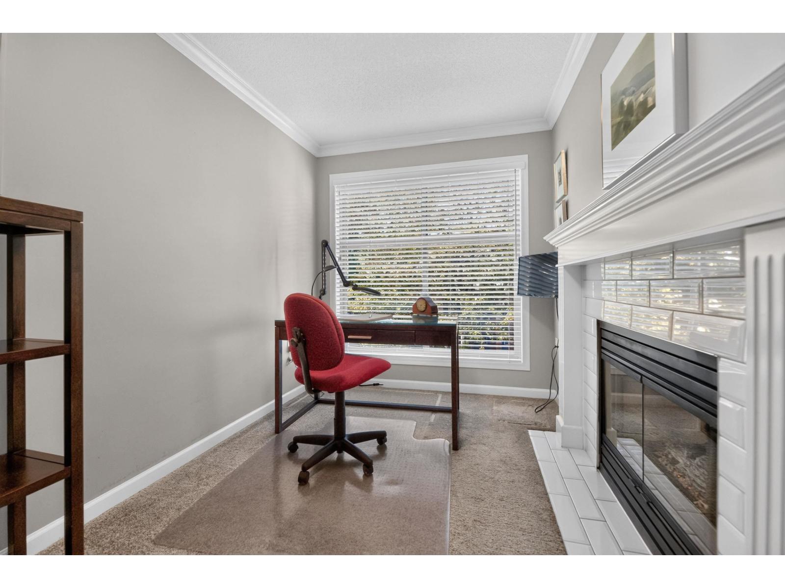 306 1929 154 Street Property Photo 13