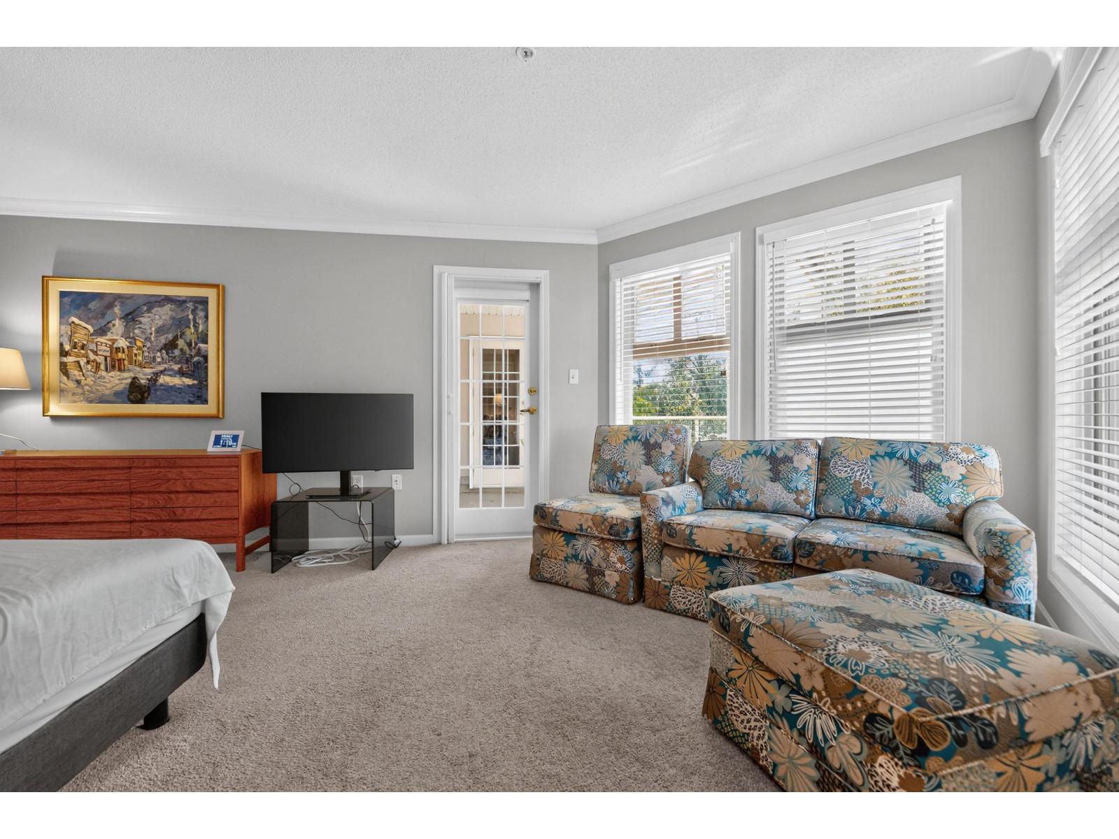 306 1929 154 Street Property Photo 19