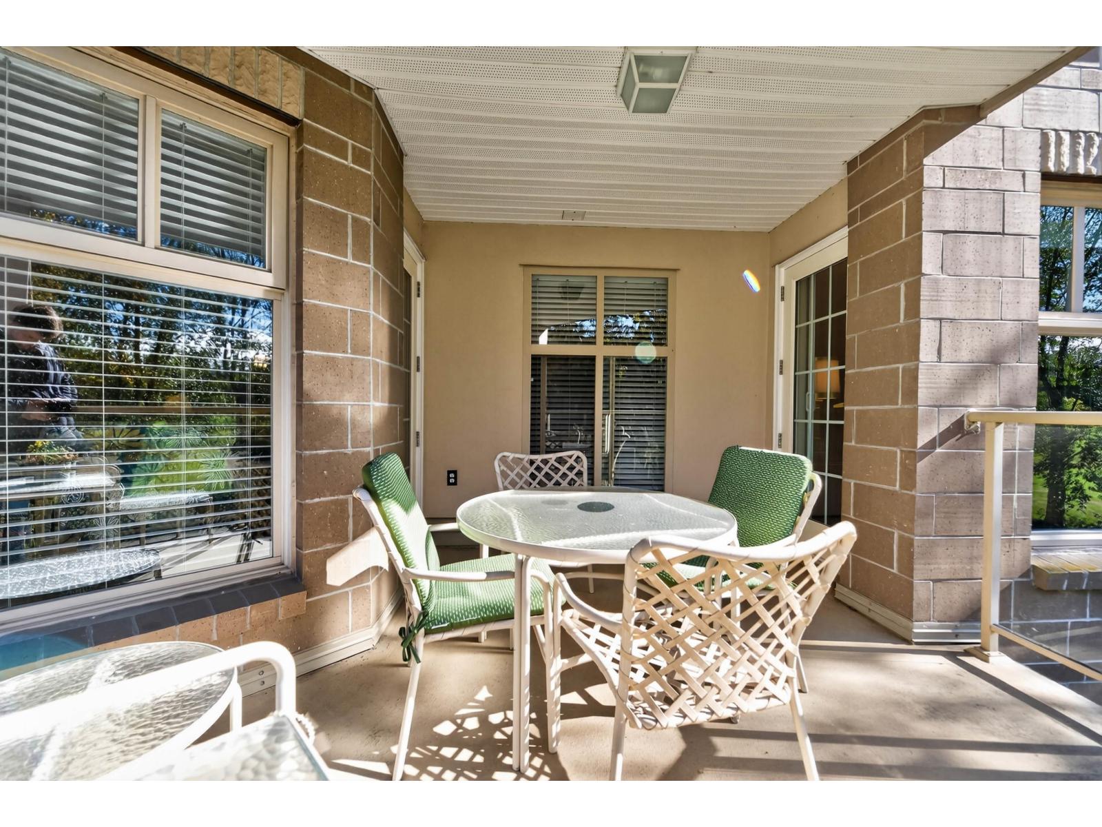 306 1929 154 Street Property Photo 26