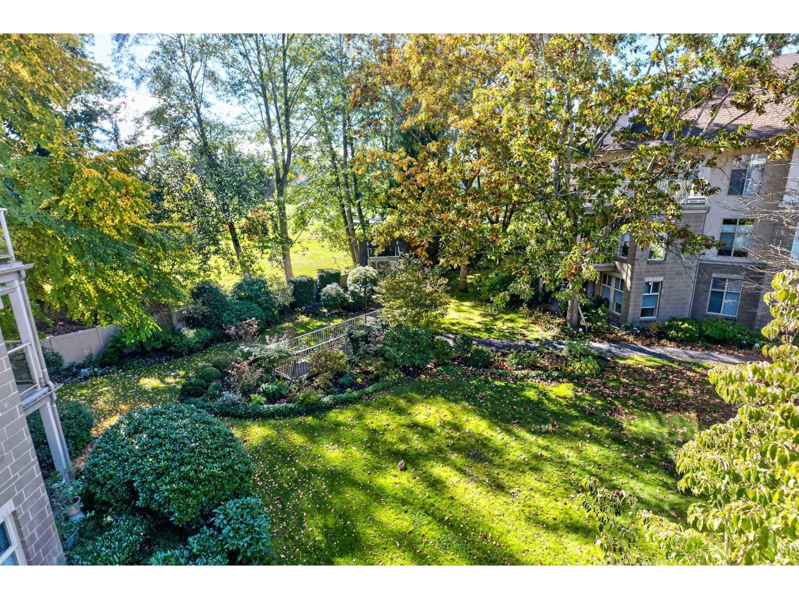 306 1929 154 Street Property Photo 27