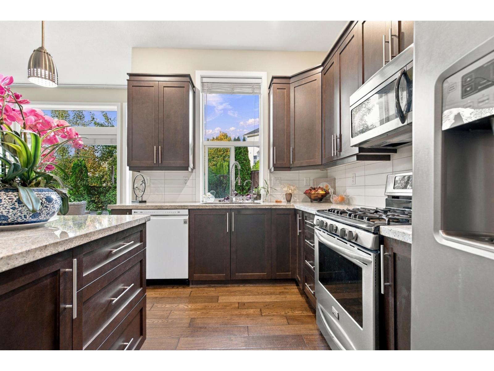6088 163a Street Property Photo 11