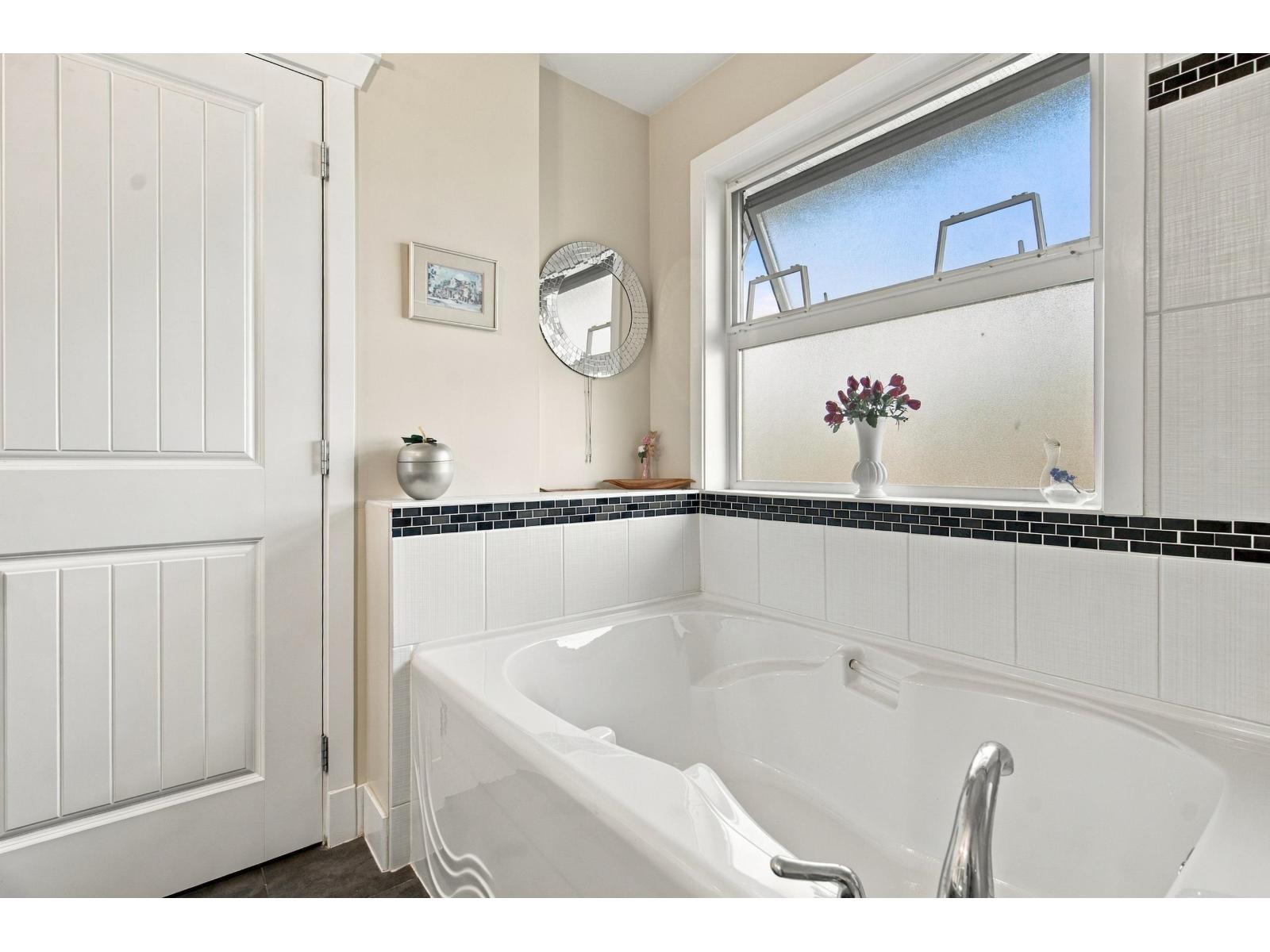 6088 163a Street Property Photo 20