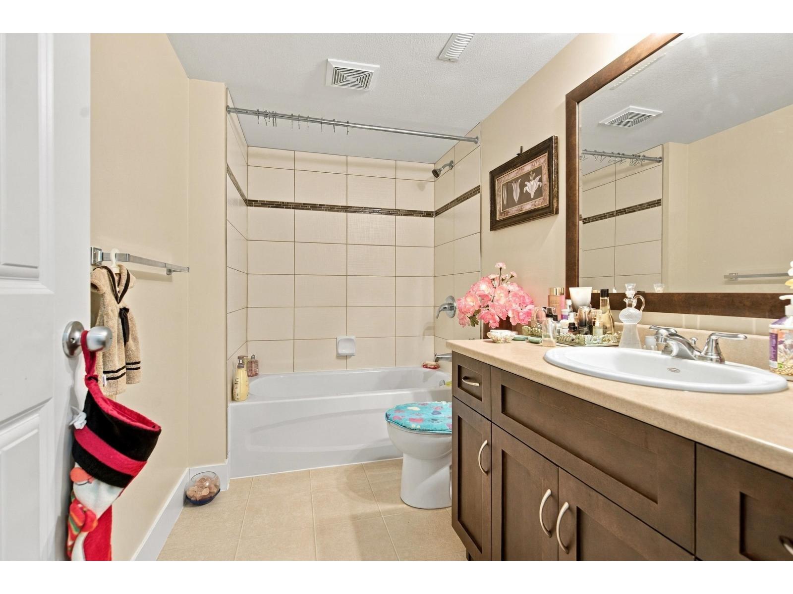 6088 163a Street Property Photo 33