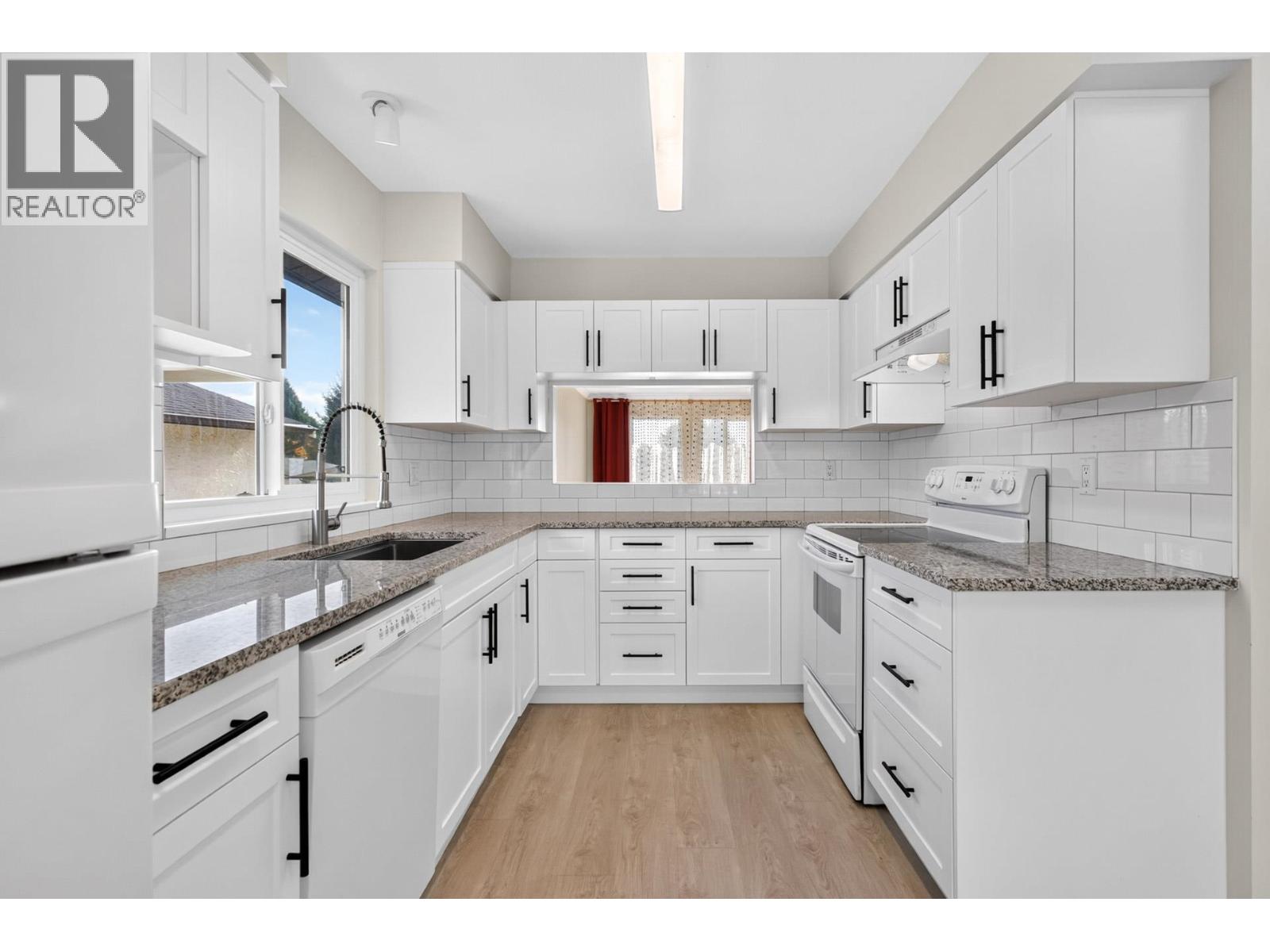 3167 Sechelt Drive Property Photo 12