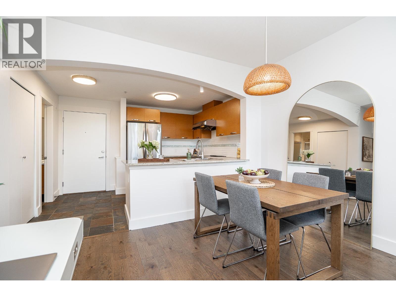 418 7478 Byrnepark Walk Property Photo 4
