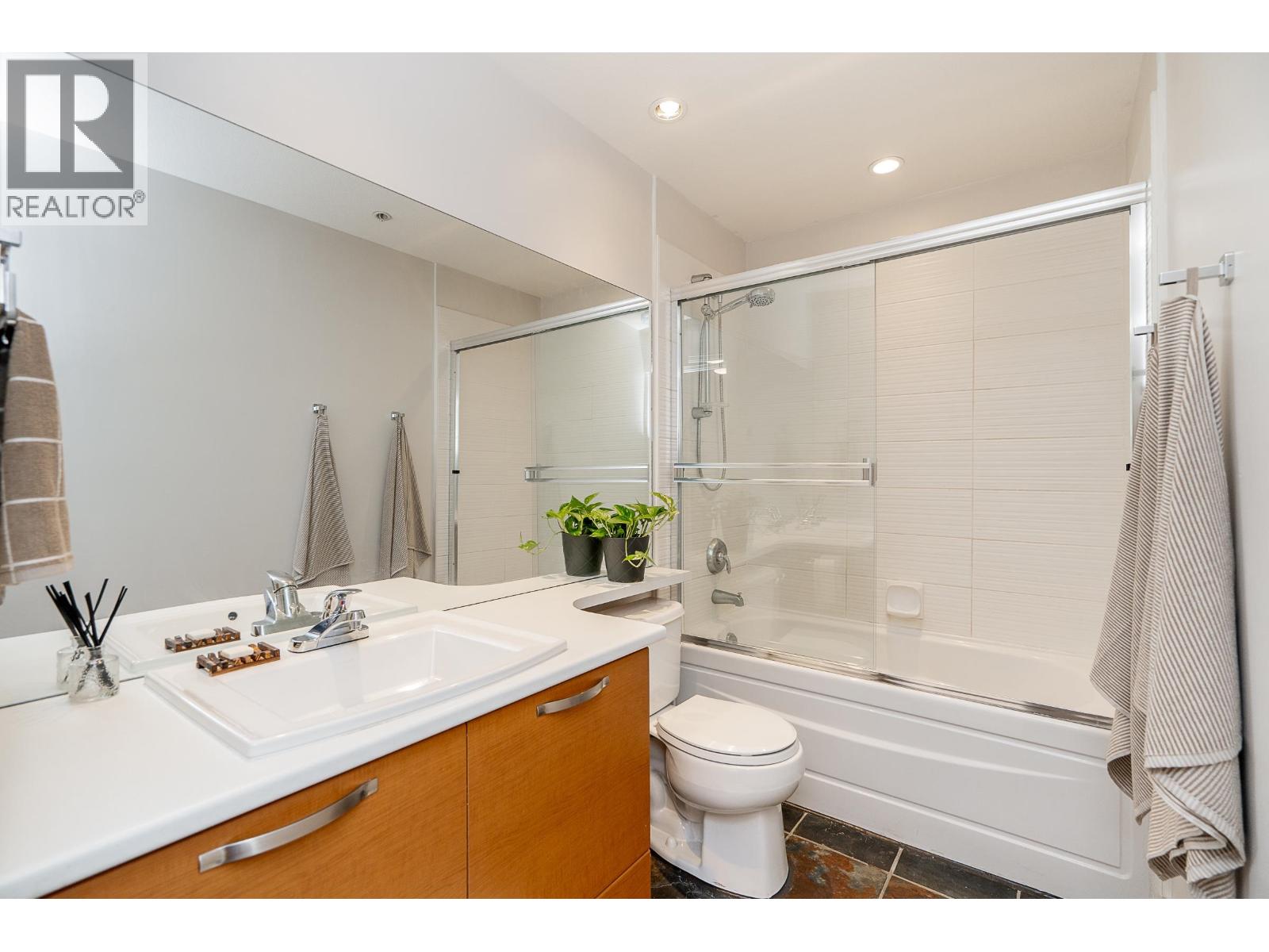 418 7478 Byrnepark Walk Property Photo 9