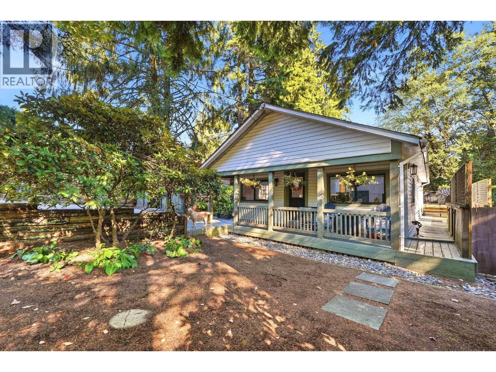 1720 Deep Cove Road Property Photo 4
