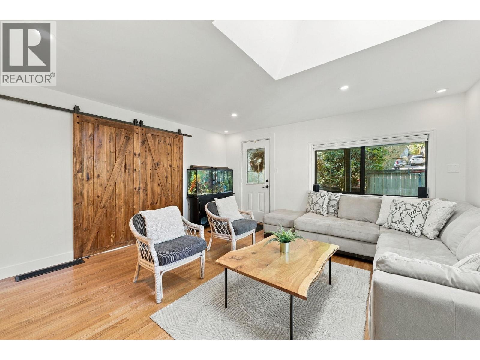 1720 Deep Cove Road Property Photo 8