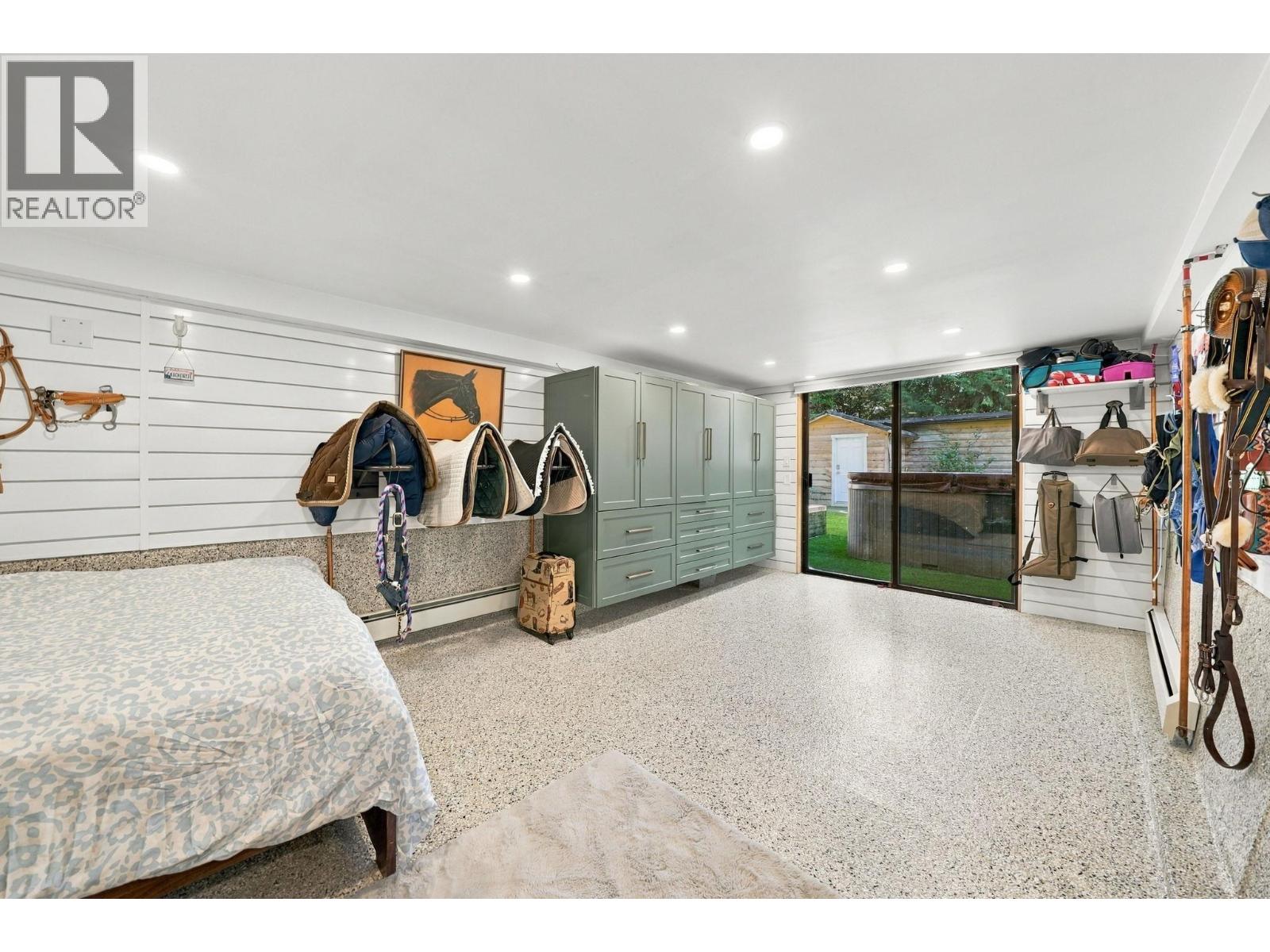 1720 Deep Cove Road Property Photo 26