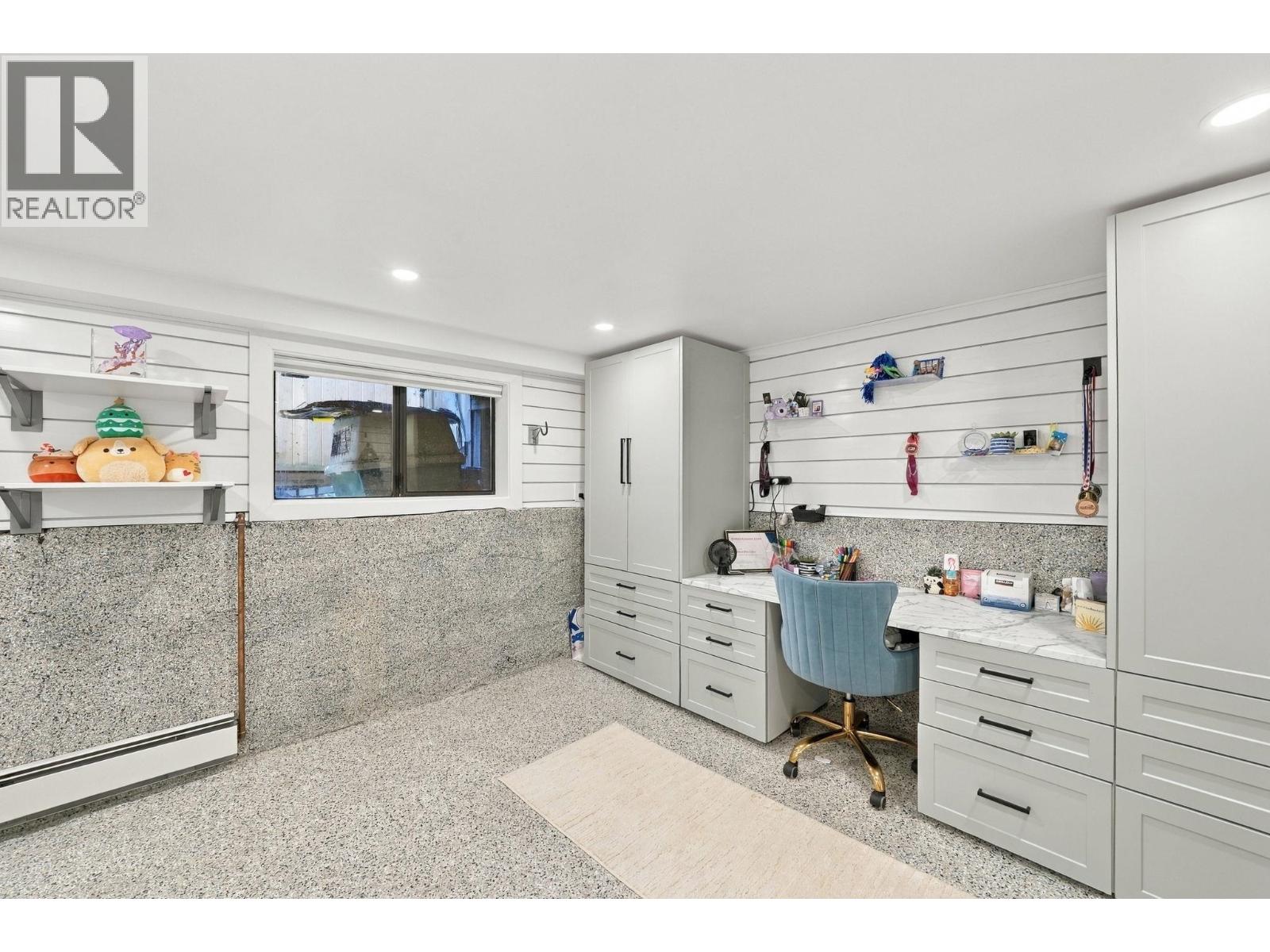 1720 Deep Cove Road Property Photo 31