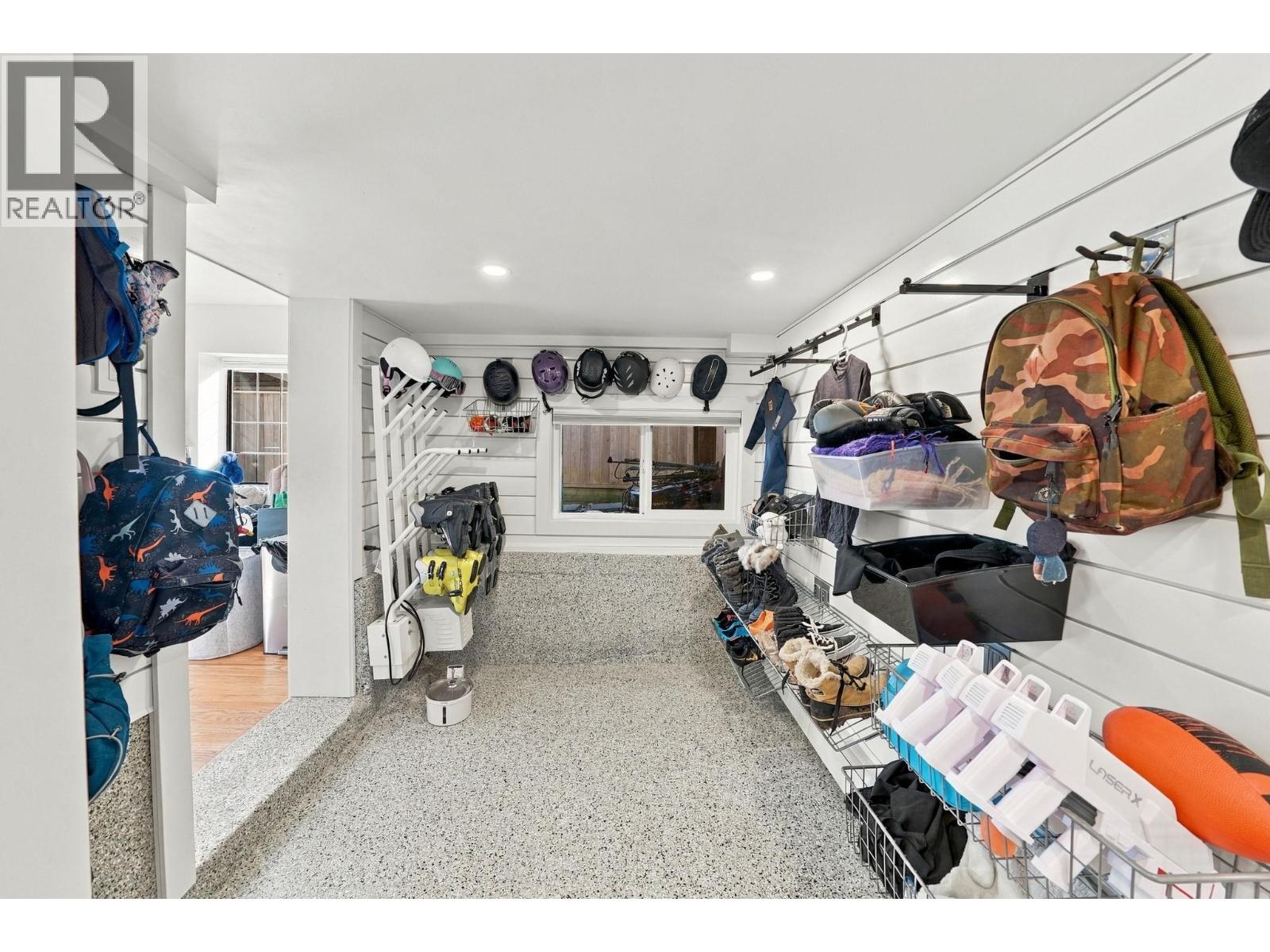 1720 Deep Cove Road Property Photo 32