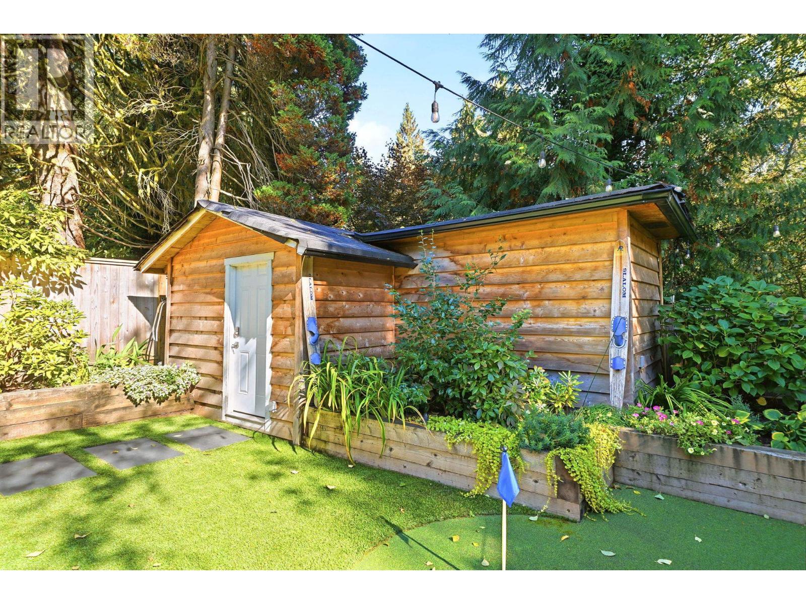 1720 Deep Cove Road Property Photo 35
