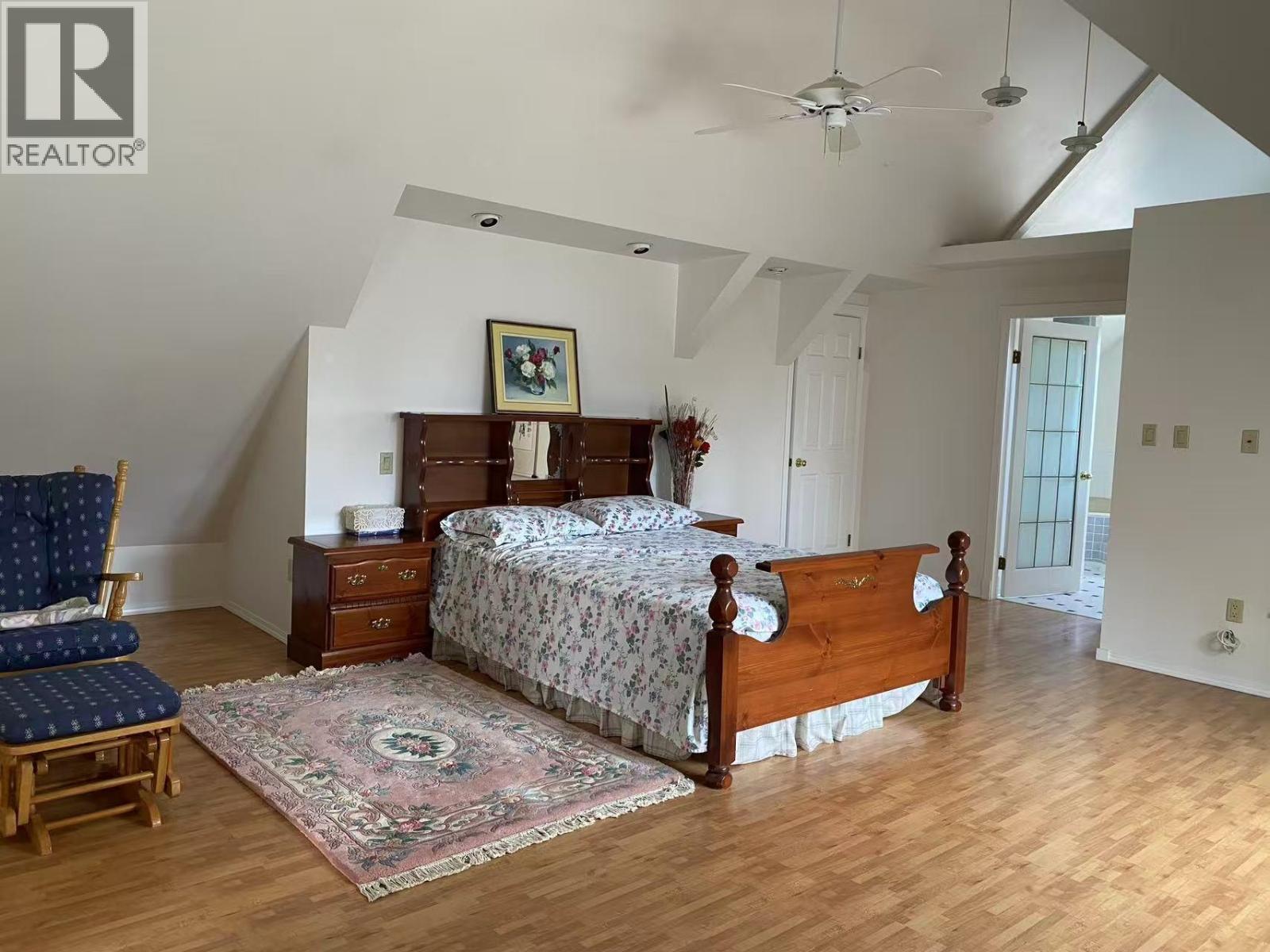 6990 Willingdon Avenue Property Photo 14