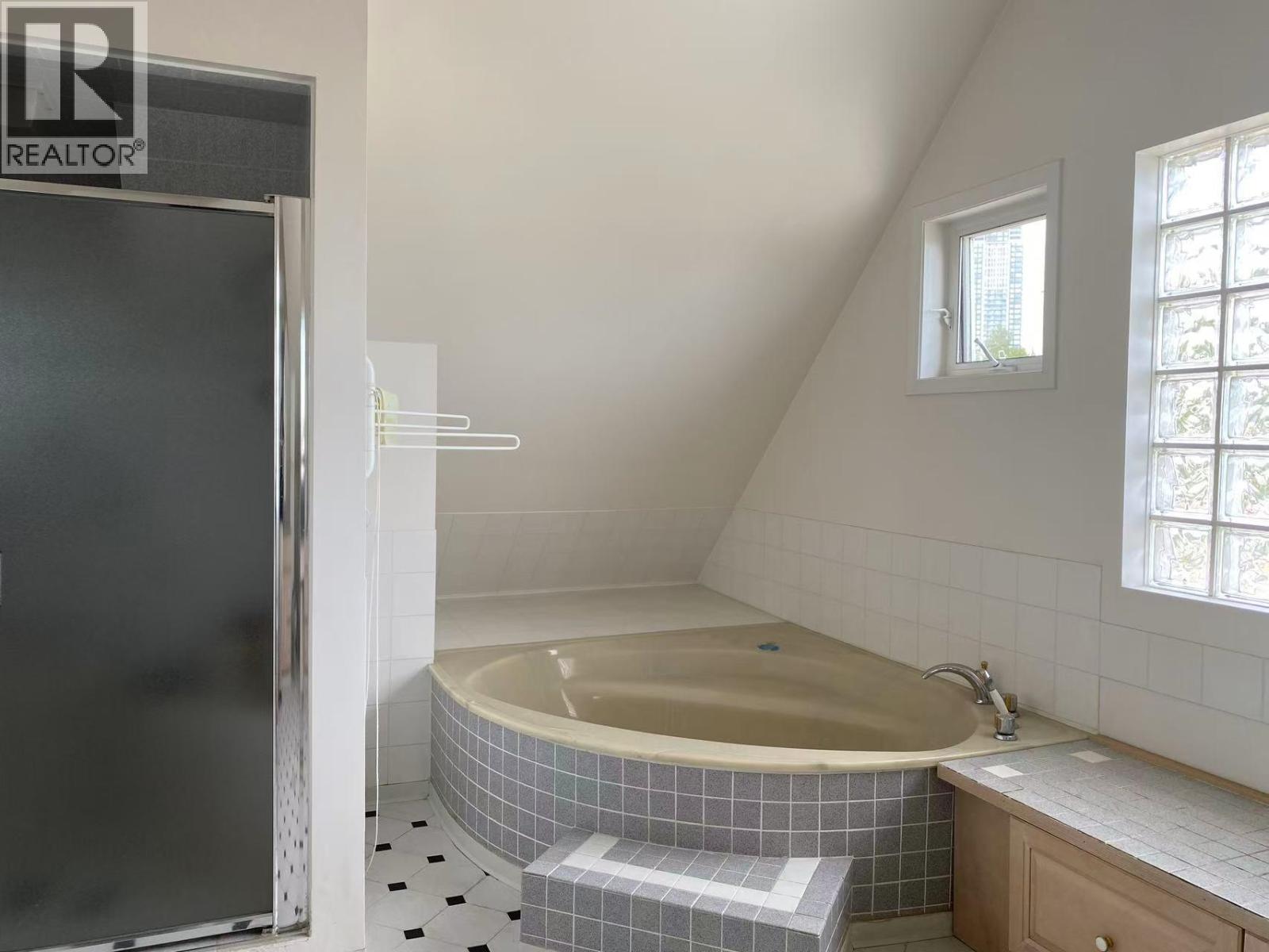 6990 Willingdon Avenue Property Photo 18