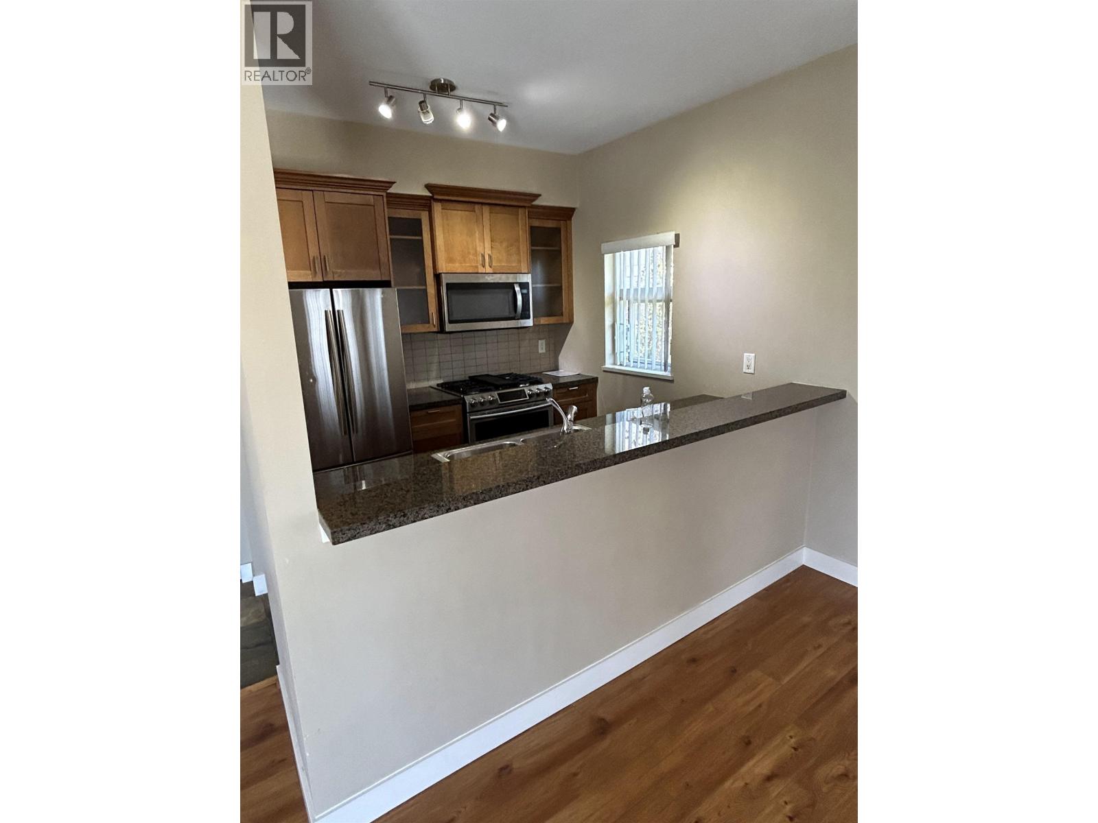 157 7388 Macpherson Avenue Property Photo 6