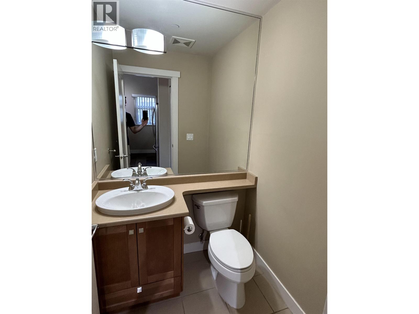 157 7388 Macpherson Avenue Property Photo 8