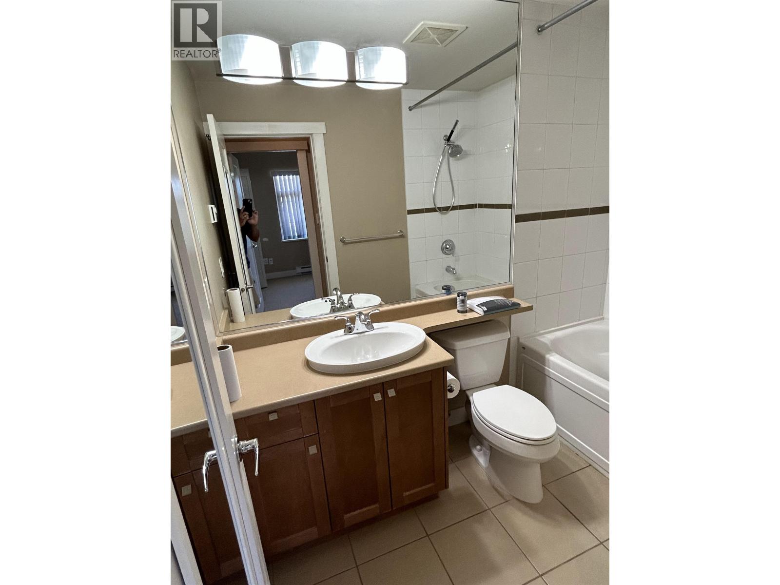 157 7388 Macpherson Avenue Property Photo 10