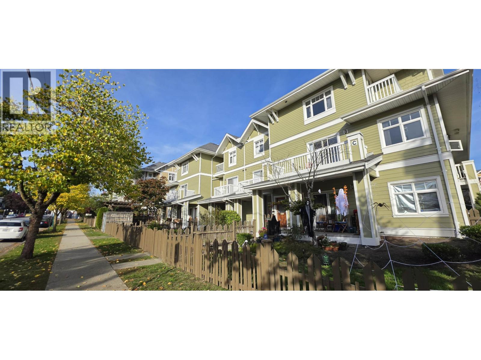 157 7388 Macpherson Avenue Property Photo 15