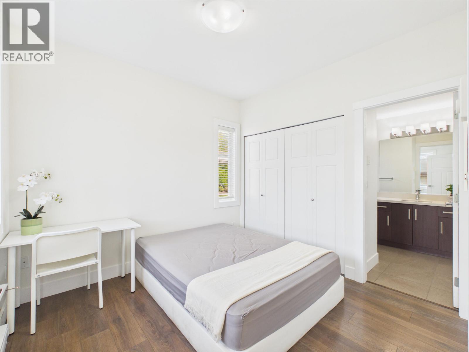 206 5288 Beresford Street Property Photo 12