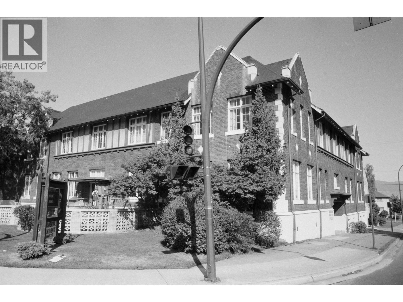 105 1811 W 16th Avenue Property Photo 27