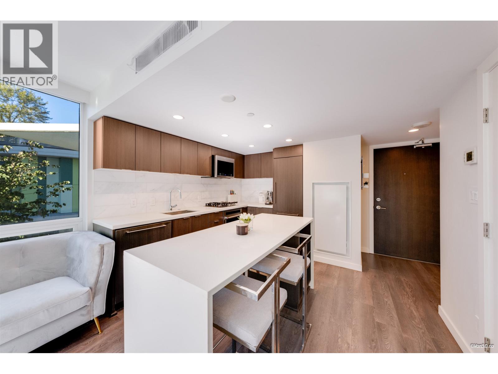 301 8189 Cambie Street Property Photo 7
