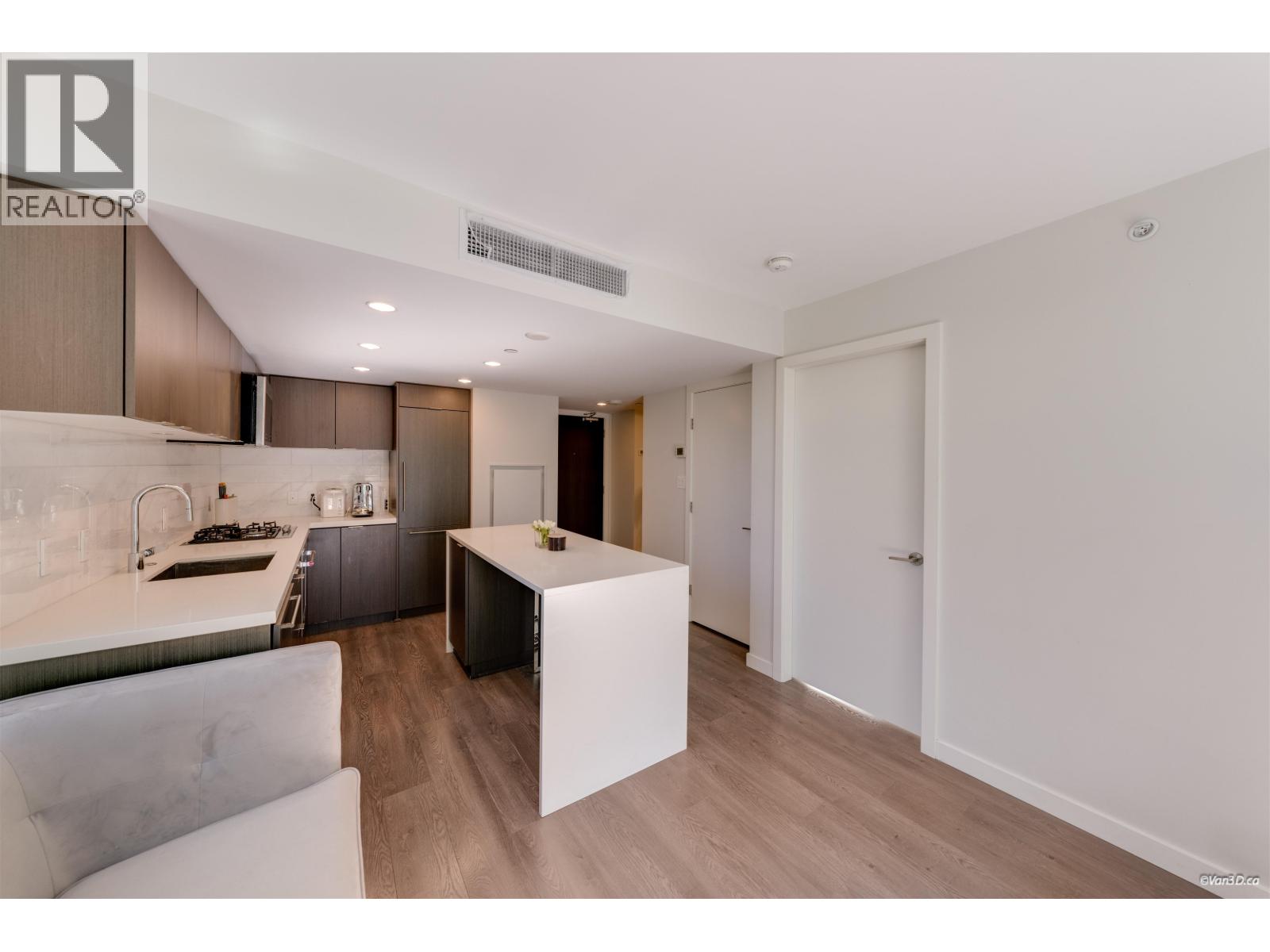 301 8189 Cambie Street Property Photo 8