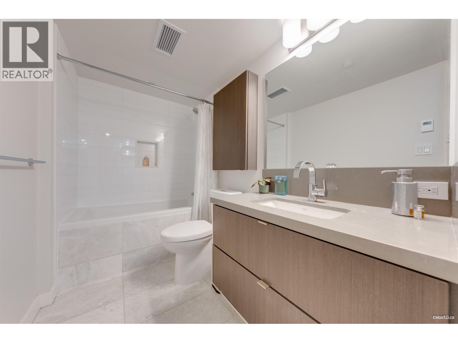 301 8189 Cambie Street Property Photo 14